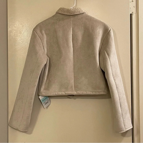 STORETS Vanessa Cropped Shearling Jacket in Beige - Picture 11 of 14